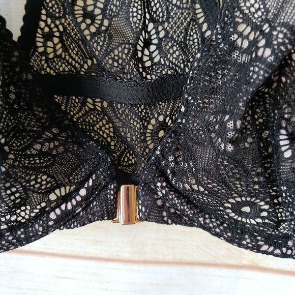 Victoria's Secret Very Sexy Lace Unlined Plunge Underwire Bra 34B Goth Black - Picture 4 of 13